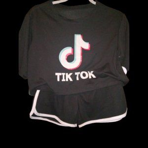 BRAND NEW TIK-TOK 2PC SHORT OUTFIT SIZE MEDIUM